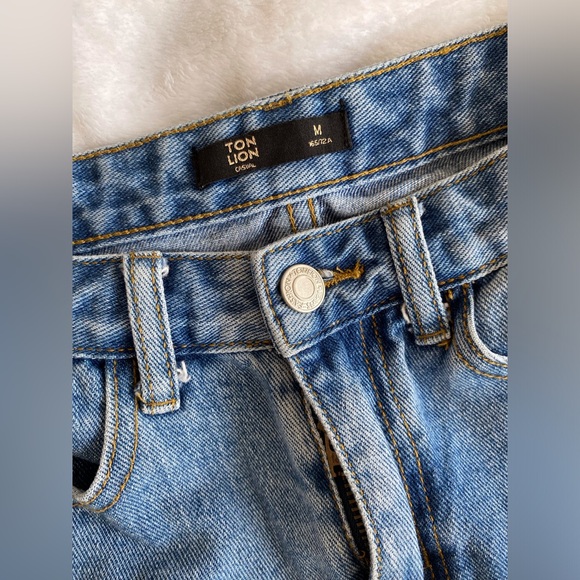 Asymmetrical Distressed Denim Skirt (M) - Picture 6 of 9